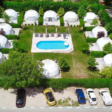 Seagloo Glamping - Adults Only 12y