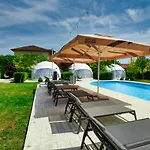 Seagloo Glamping - Adults Only *