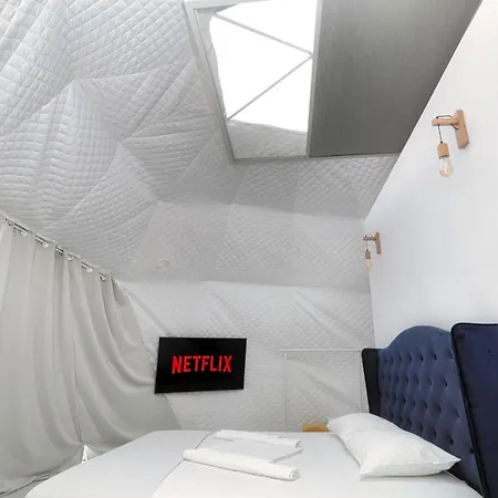 Seagloo Glamping - Adults Only *