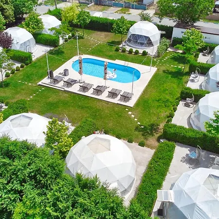 Seagloo Glamping - Adults Only 12y