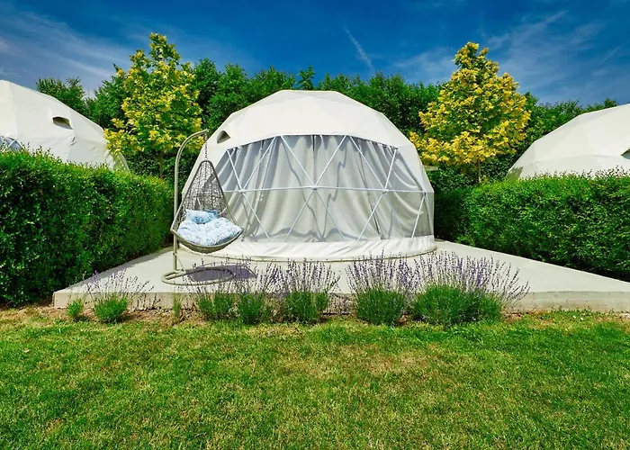Seagloo Glamping - Adults Only Luxury tent Costinesti