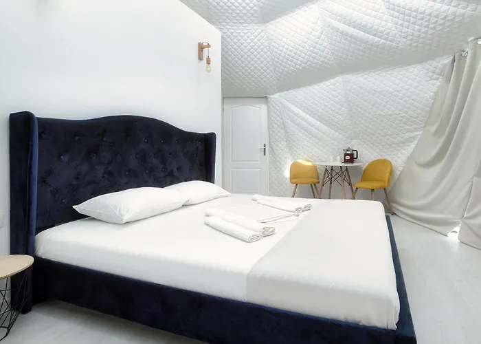 Seagloo Glamping - Adults Only *