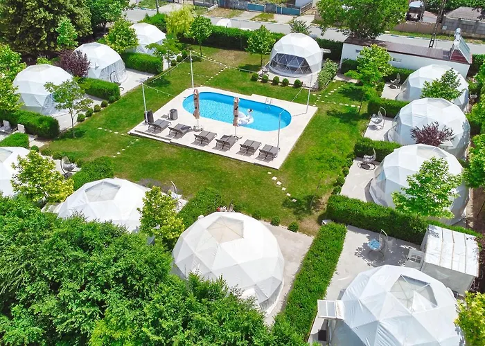 Seagloo Glamping - Adults Only